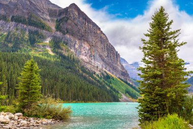 Louise Gölü 'nün panoramik manzarası, Kanada Banff Ulusal Parkı