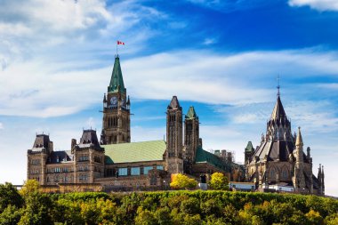 Kanada Parlamentosu Ottawa 'da güneşli bir günde, Kanada