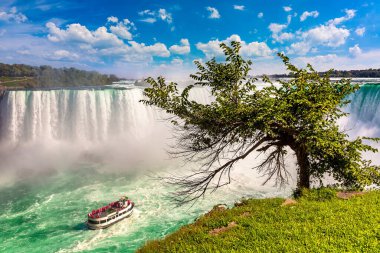 Kanada 'da Niagara Şelaleleri, At nalı Şelaleleri, Niagara Şelaleleri, Ontario, Kanada' da güneşli bir günde