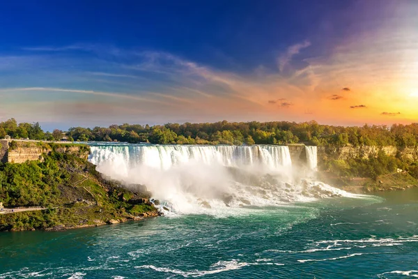 Vista Lateral Canadiense Niagara Falls American Falls Atardecer Niagara Falls —  Fotos de Stock