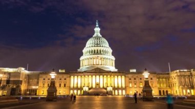 ABD Kongre Binası gece yarısı Washington DC, ABD 'de.