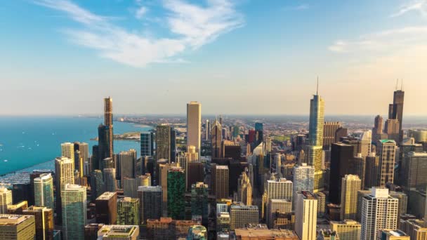 Panoramic air cityscape of Chicago and Lake Michigan at sunset, Illinois, USA — стокове відео