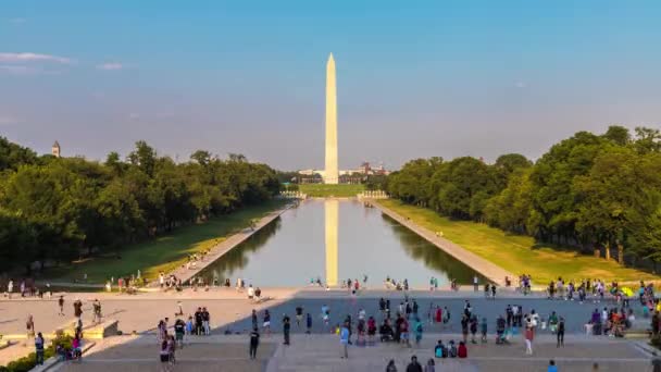 位于美国华盛顿特区的一个阳光灿烂的日子里的华盛顿纪念碑 — 图库视频影像