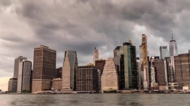 Manhattan şehir merkezi ve Hudson nehri New York City, ABD 'de gün batımında
