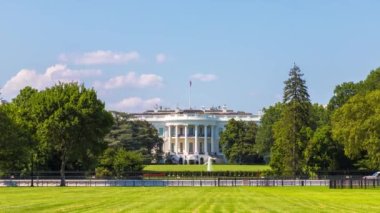 Washington 'daki Beyaz Saray güneşli bir günde, ABD