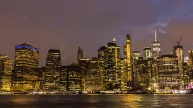 Manhattan şehir merkezi ve Hudson nehri New York City, ABD 'de gün batımında