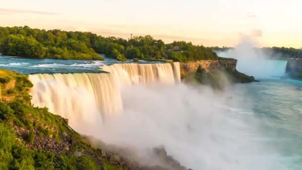 Amerykańskie wodospady nad wodospadem Niagara, USA, ze strony amerykańskiej — Wideo stockowe