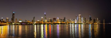Chicago 'nun panoramik şehir manzarasının günbatımında, Illinois, ABD