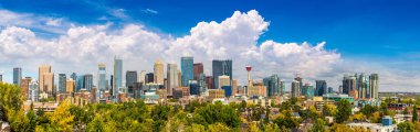 Güneşli bir günde Calgary Panoraması, Kanada