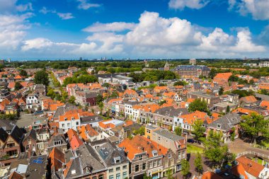 Panoramik hava görünümünde Delft bir güzel yaz günü, Hollanda