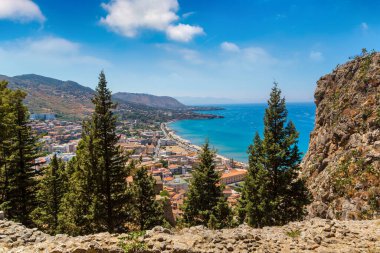 Sicilya Cefalu, İtalya güzel yaz günü'havadan görünümü