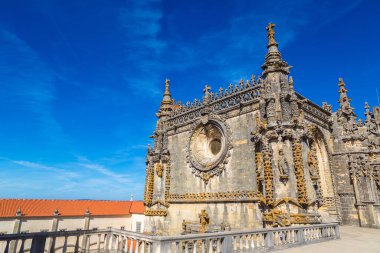 Ortaçağ Templar kalede tomar bir güzel yaz günü, Portekiz