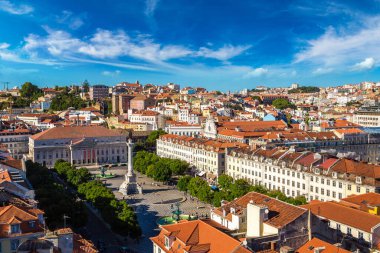 Panoramik hava görünümünde Rossio Meydanı Lizbon bir güzel yaz günü, Portekiz