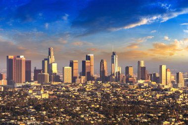Günbatımında Los Angeles 'ın panoramik hava manzarası, Kaliforniya, ABD