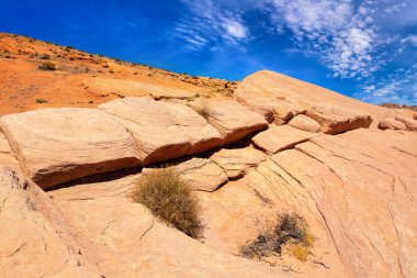 Ateş Vadisi Parkı güneşli bir günde, Nevada, ABD