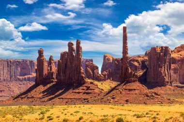 Güneşli bir günde Anıt Vadisi, Arizona, ABD