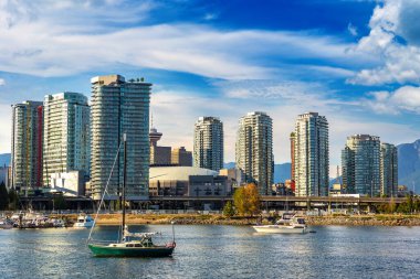 Vancouver, Kanada 'da güneşli bir günde sahte dere