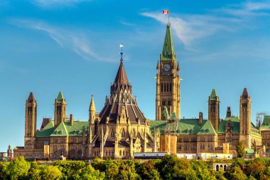 Kanada Parlamentosu Ottawa 'da güneşli bir günde, Kanada