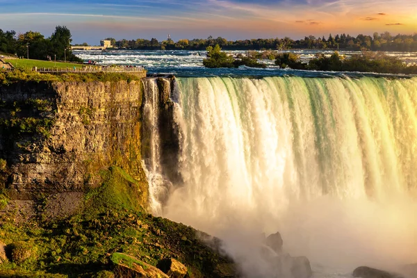 Vista Lateral Canadiense Niagara Falls Horseshoe Falls Atardecer Niagara Falls — Foto de Stock