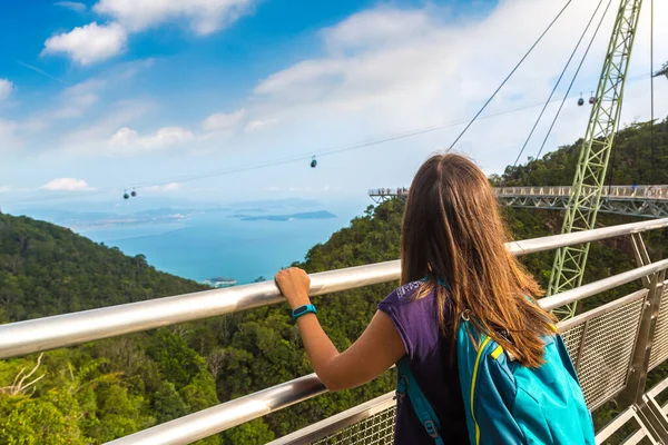 Bir Yaz Günü Malezya Langkawi Adasındaki Sky Köprüsü Nde Kadın — Stok fotoğraf