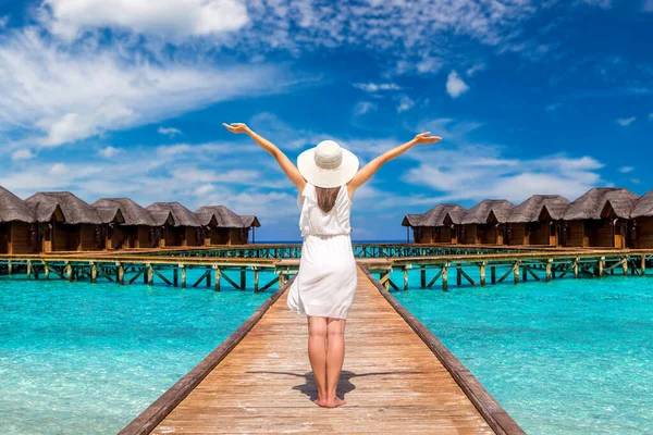 Beautiful Young Woman Front Water Luxury Villas Standing Tropical Beach — Stock Photo, Image