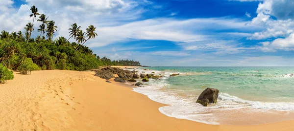 Panorama Della Spiaggia Tropicale Ambalangoda Una Giornata Sole Nello Sri — Foto Stock