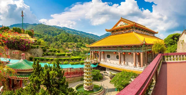 Georgetown, Penang Adası, Malezya 'daki Kek Lok Si Tapınağı Panoraması