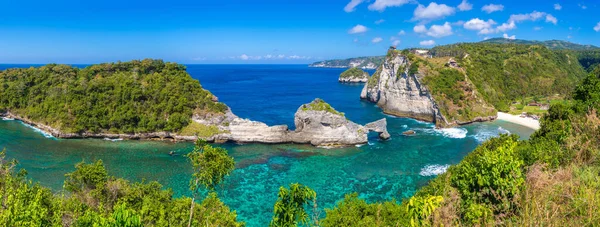 Okyanus Suyundaki Doğal Kaya Kemeri Panoraması Endonezya Bali Deki Nusa — Stok fotoğraf