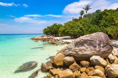 Tayland 'da Koh Lipe tropikal adasında gündoğumu plajı