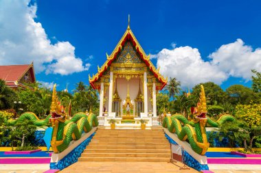 Bir yaz günü Tayland 'daki Phuket' te Karon Tapınağı