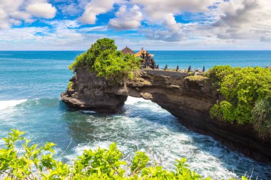 Pura Batu Bolong Tapınağı Bali, Endonezya 'da güneşli bir günde