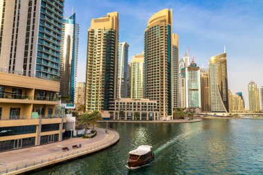 Dubai Limanı güneşli bir günde, Dubai, Birleşik Arap Emirlikleri