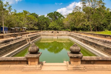 Kuttam Pokuna Anuradhapura, Sri Lanka 'da bir yaz gününde