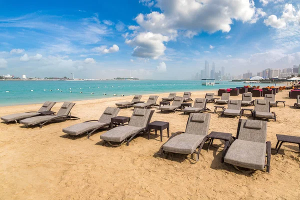 Сонячні Ліжка Парасольки Пляжі Розкішного Готелю Абу Дабі Літній День — стокове фото