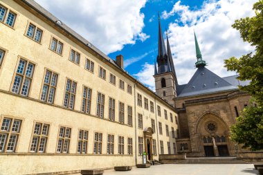 Lüksemburg 'daki Notre-dame Katedrali. Güzel bir yaz günü, Lüksemburg.