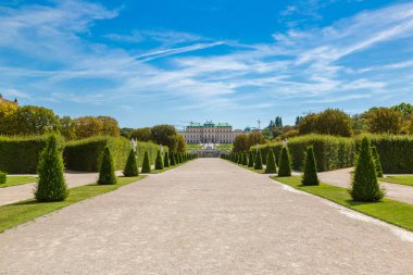 Belvedere Sarayı bir güzel yaz günü Viyana, Avusturya'da