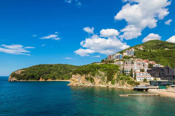 Budva'nın Mogren Beach'de bir güzel yaz günü, Karadağ