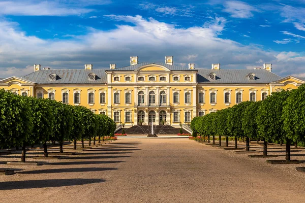 Jardín Rundale Palace Hermoso Día Verano Letonia — Foto de Stock