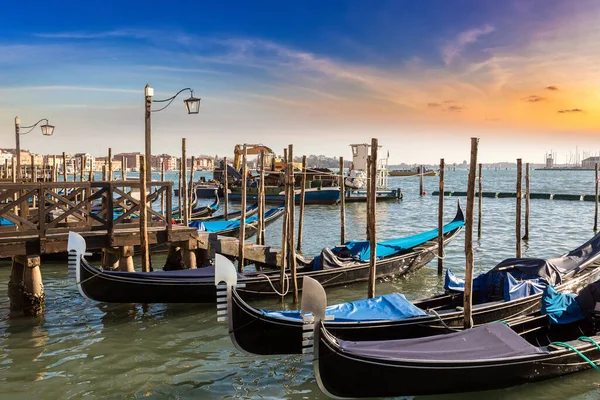 Гондола Канал Гранде Венеции Прекрасный Летний День Италии Июня — стоковое фото