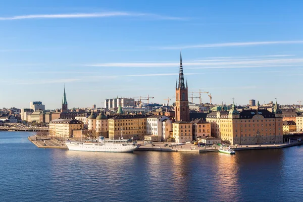 Gamla Stan, Stockholm 'ün eski bölümü güneşli bir günde, 22 Mayıs 2017' de İsveç.