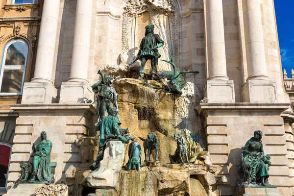 Fuente Matthias Castillo Real Budapest Hungría Hermoso Día Verano — Foto de Stock