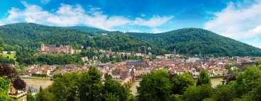 Panoramik hava görünümünde Heidelberg bir güzel yaz günü, Almanya