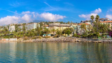 San Remo Akdeniz kıyılarında bir güzel yaz günü, İtalya Panoraması