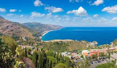 Taormina Sicilya, İtalya güzel yaz günü'hava panoramik