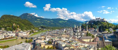 Salzburg Katedrali (Avusturya), güzel bir günde panoramik havadan görünümü