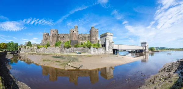 Conwy Castle Gales Belo Dia Verão Inglaterra Reino Unido — Fotografia de Stock