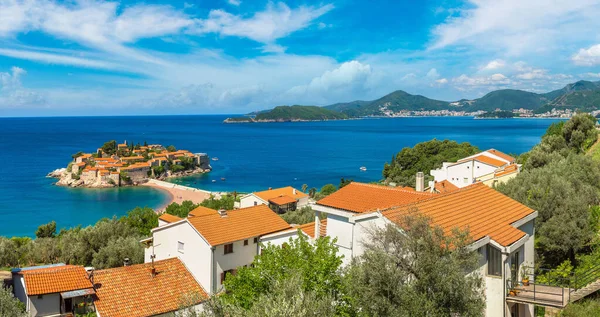 Bir güzel yaz günü, Karadağ, Budva'nın Sveti Stefan Adası Panoraması