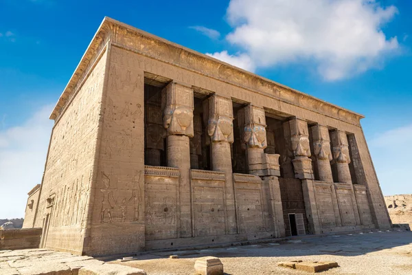 埃及卢克索的登德拉神庙 阳光灿烂 — 图库照片
