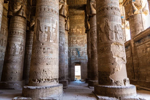 Interieur Van Dendera Tempel Een Zonnige Dag Luxor Egypte — Stockfoto