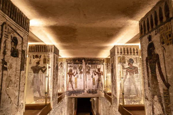 Krallar Vadisi, Luxor, Mısır 'da Firavun Ramses III' ün mezarı.